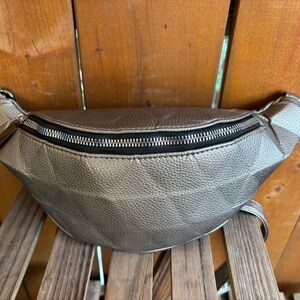 Mia & Luca Metallic Silver Bronze Crossbody Bag Purse Adjustable Strap